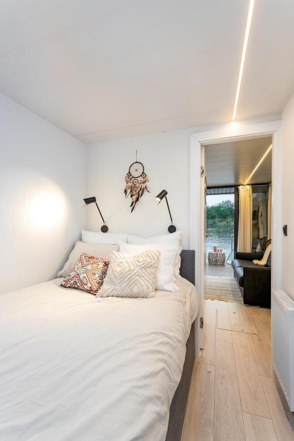 Lemuria Houseboat - Plywajacy Domek Na Wodzie Wroclaw Bagian luar foto