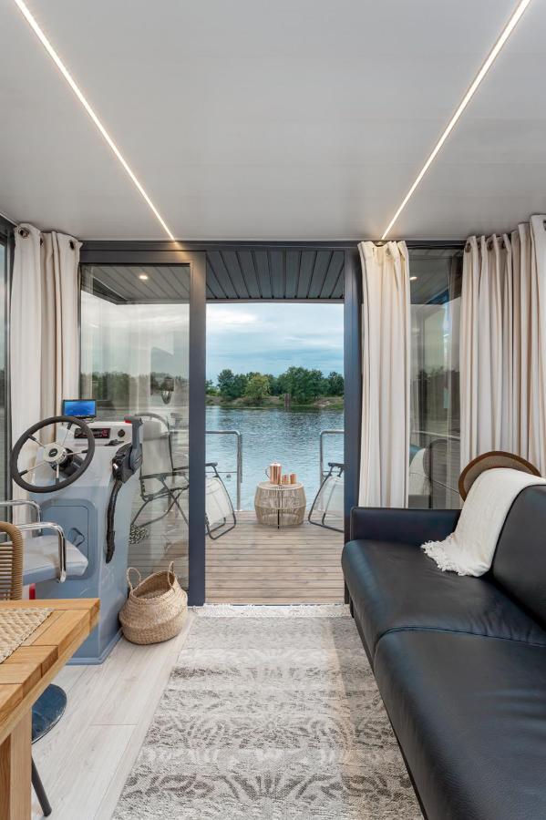 Lemuria Houseboat - Plywajacy Domek Na Wodzie Wroclaw Bagian luar foto