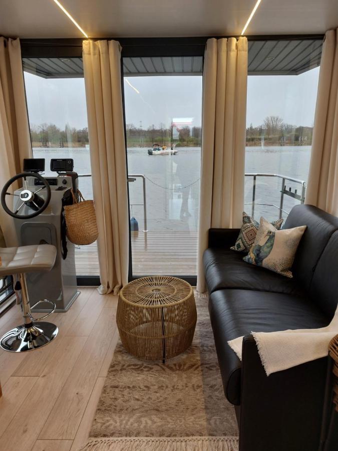 Lemuria Houseboat - Plywajacy Domek Na Wodzie Wroclaw Bagian luar foto